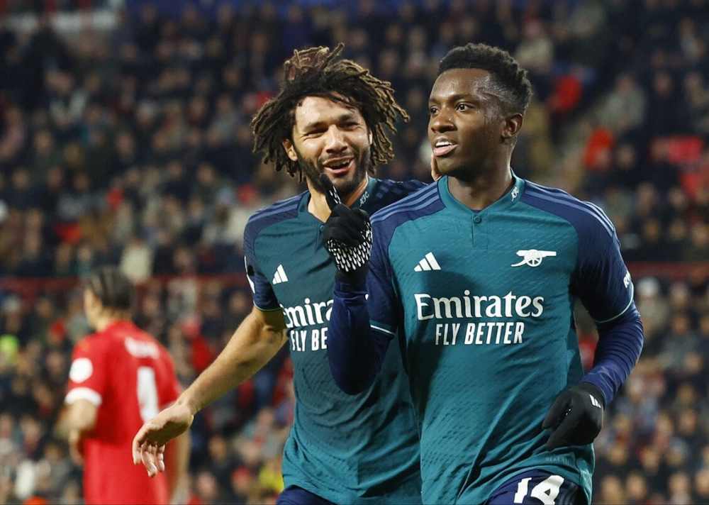 开云体育-赛地聚焦：荷甲赛后热度飙升；阿森纳队长鼓劲；态度坚定；控场能力受关注(比赛进入了胶着状态还是焦灼状态)